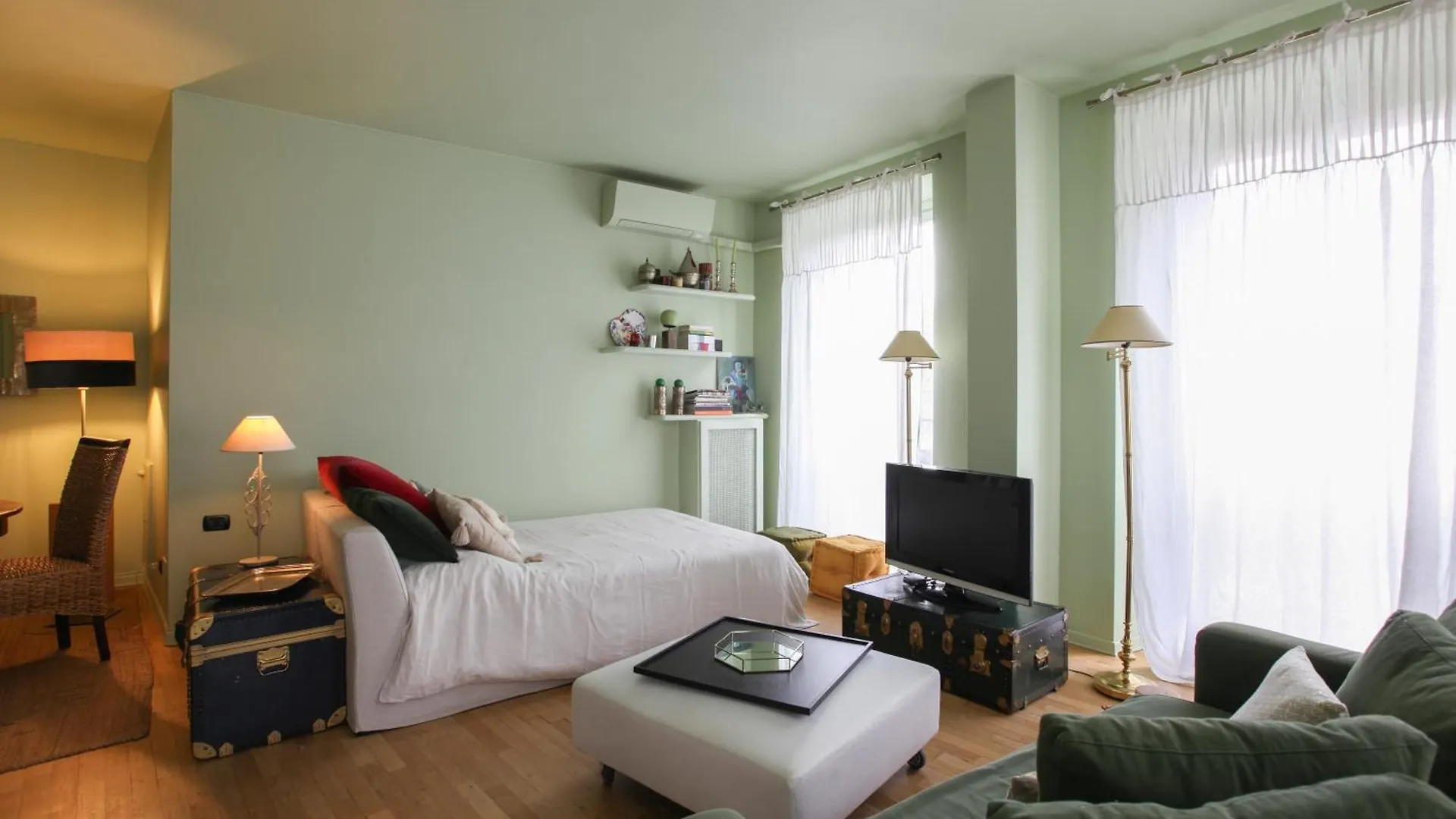 Apartment Moscova Open Space Close To Brera District Milan