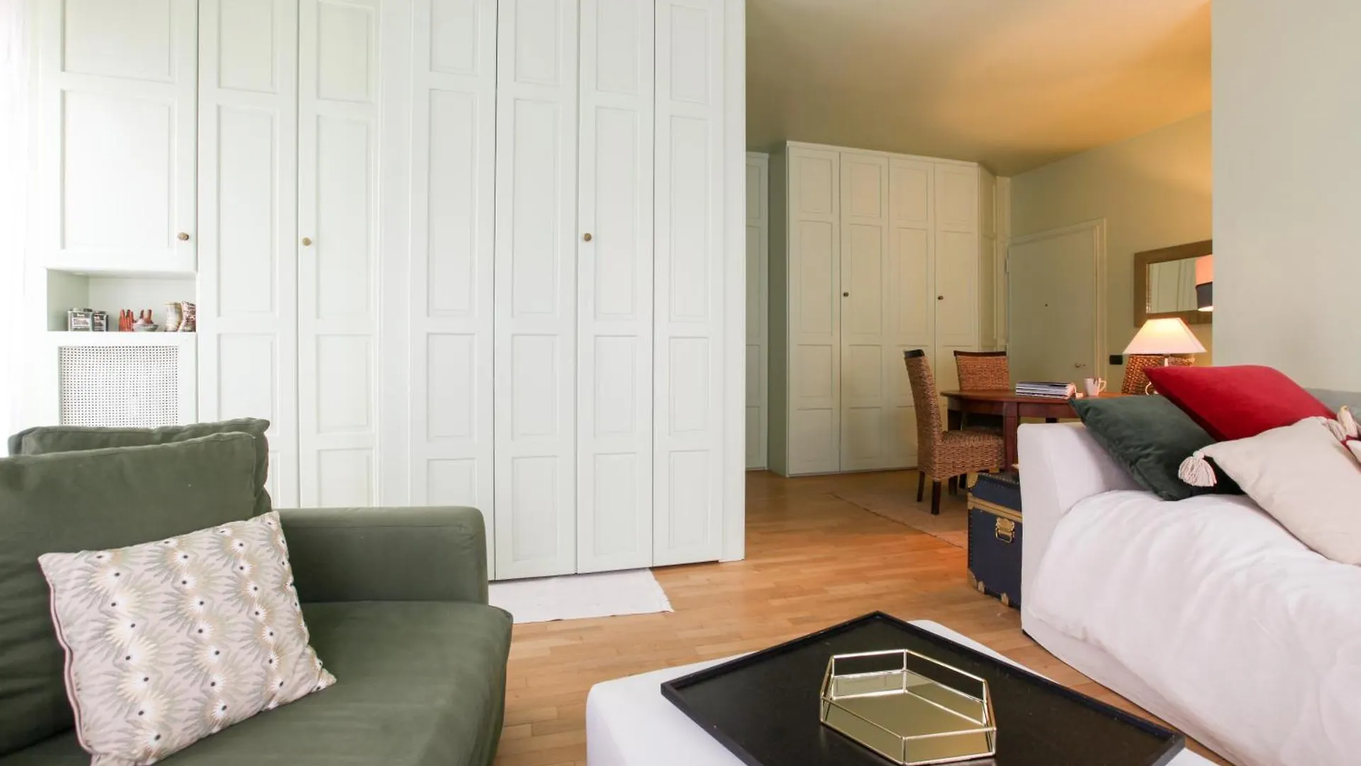 Apartment Moscova Open Space Close To Brera District Milan