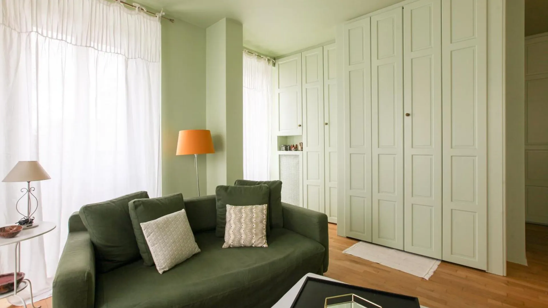 Apartment Moscova Open Space Close To Brera District Milan