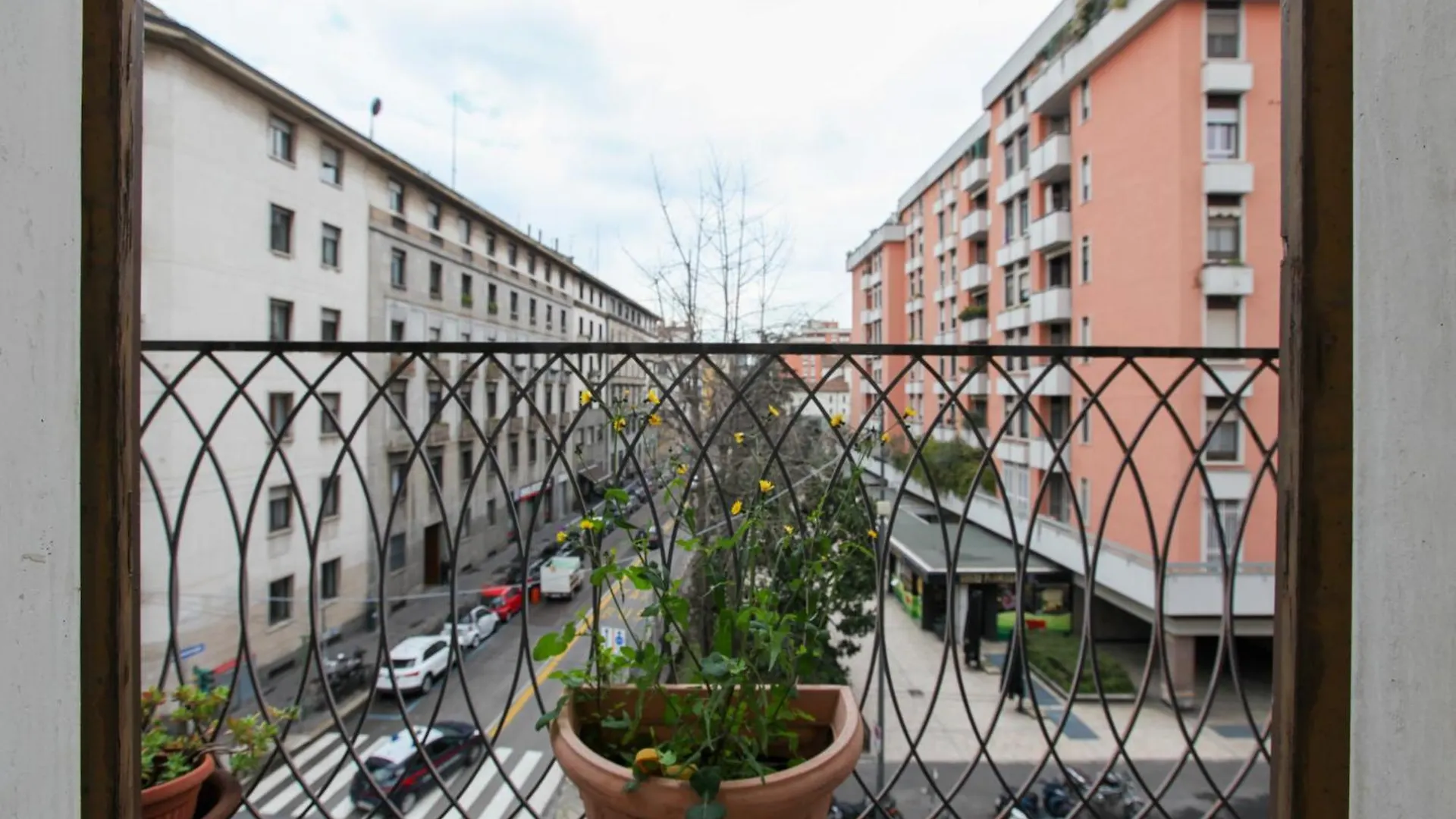 Moscova Open Space Close To Brera District Milan